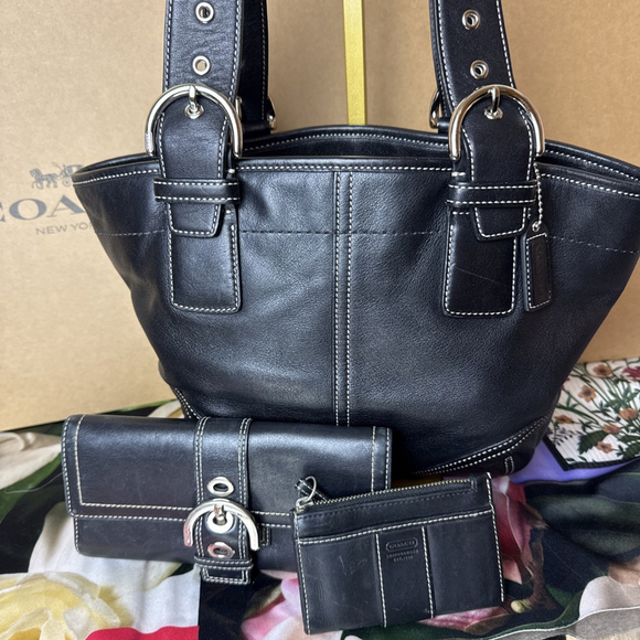 Coach Handbags - Coach Soho Black Leather Tote Shoulder Bag Wallet Card Holder Set
